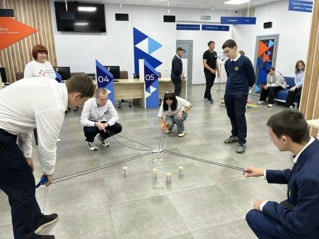 Доброе утро, друзья! Спешим рассказать вам, как прошел первый день молодежного профориентационного события «Карьерный Vibe: Орбита возможностей» в Рассказовском кадровом центре