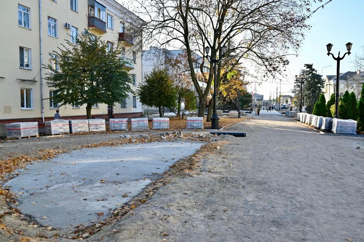 В Тамбове продолжается обновление сквера на улице Октябрьской