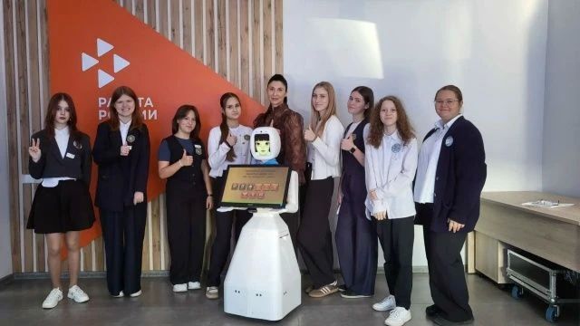 Доброе утро, друзья! Спешим рассказать вам, как прошел первый день молодежного профориентационного события «Карьерный Vibe: Орбита возможностей» в Рассказовском кадровом центре Доброе утро, друзья! Спешим рассказать вам, как прошел первый день молодежного профориентационного события «Карьерный Vibe: Орбита возможностей» в Рассказовском кадровом центре