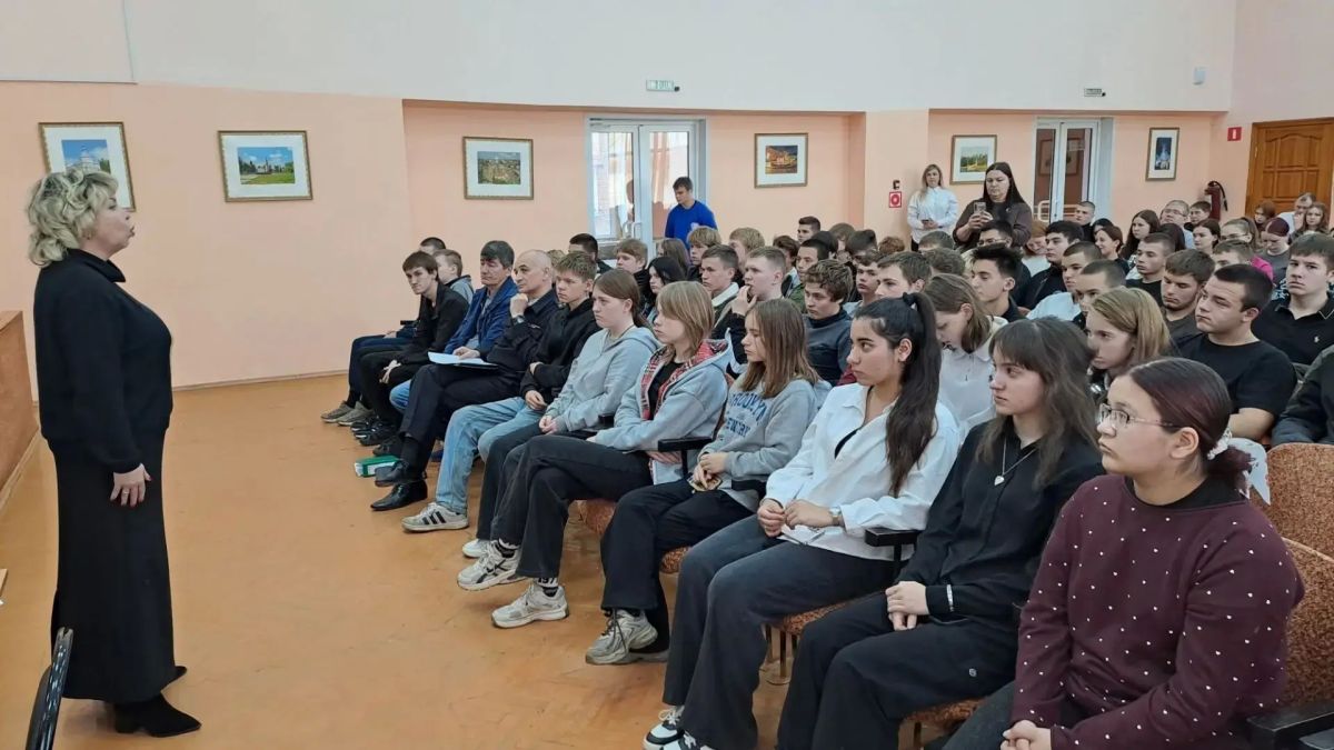 В муниципалитетах региона продолжаются профилактические встречи со школьниками и студентами В муниципалитетах региона продолжаются профилактические встречи со школьниками и студентами