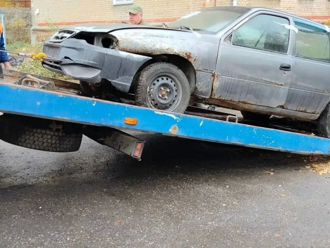 В Тамбове дворовую территорию на Мичуринской освободили от автохлама