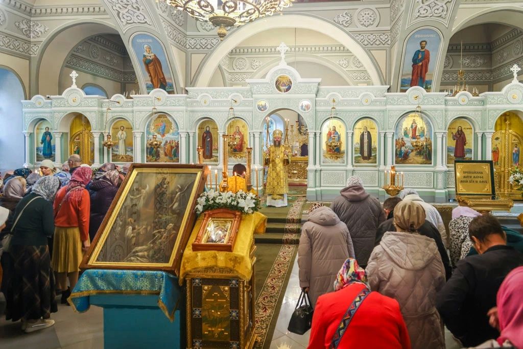 В Тамбов доставили мироточивую икону «Всех скорбящих Радость» (0+) В Тамбов доставили мироточивую икону «Всех скорбящих Радость» (0+)