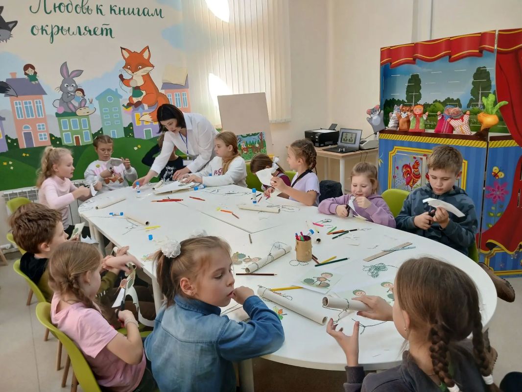 В модельной библиотеке им.Некрасова в Тамбове начала работу творческая мастерская В модельной библиотеке им.Некрасова в Тамбове начала работу творческая мастерская