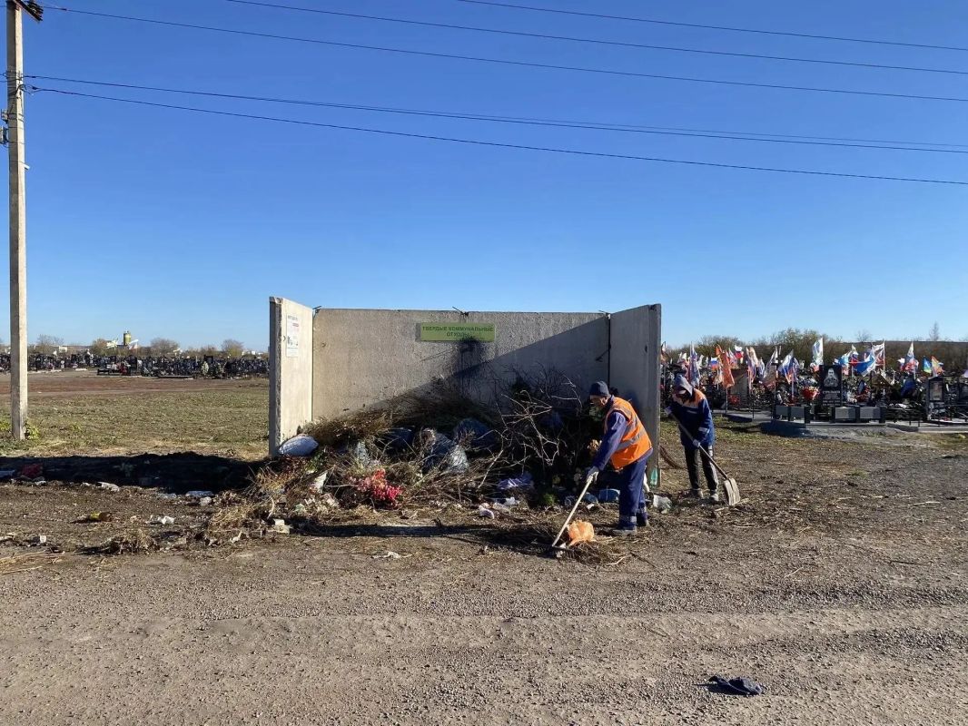 На Полынковском кладбище привели в порядок контейнерные площадки На Полынковском кладбище привели в порядок контейнерные площадки
