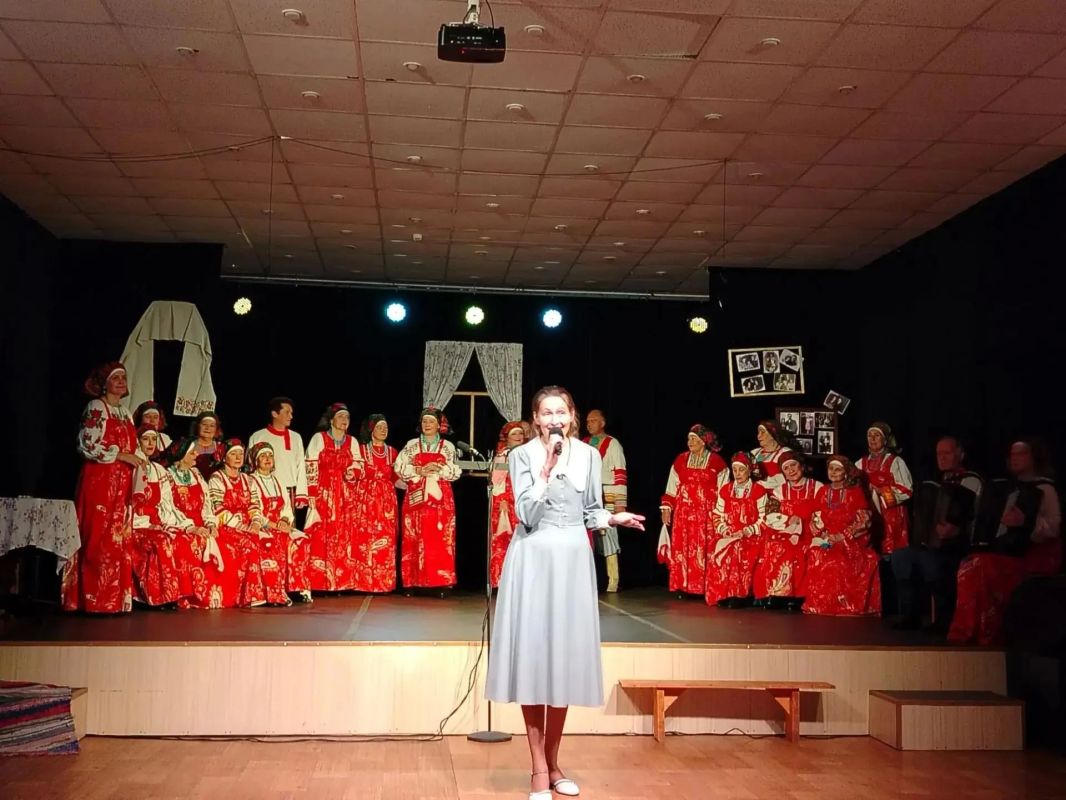 В Доме культуры «Знамя труда» в воскресенье прошла премьера музыкально-литературной композиции «Откровения деревенского дома» (12+) по рассказу Марины Архиповой «Вдовы» В Доме культуры «Знамя труда» в воскресенье прошла премьера музыкально-литературной композиции «Откровения деревенского дома» (12+) по рассказу Марины Архиповой «Вдовы»