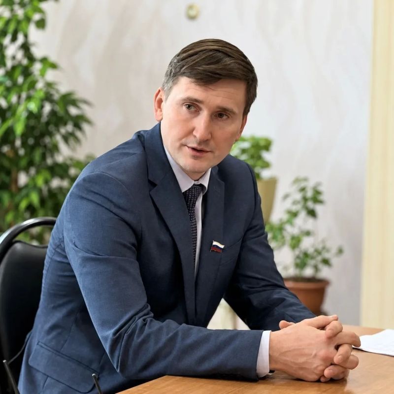 Депутат Тамбовской областной Думы Алексей Белов посетил среднюю школу №11 г. Тамбова, встретился с директором и педагогами образовательного учреждения Депутат Тамбовской областной Думы Алексей Белов посетил среднюю школу №11 г. Тамбова, встретился с директором и педагогами образовательного учреждения
