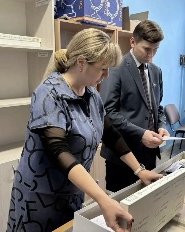 Депутат Тамбовской областной Думы Алексей Белов посетил среднюю школу №11 г. Тамбова, встретился с директором и педагогами образовательного учреждения