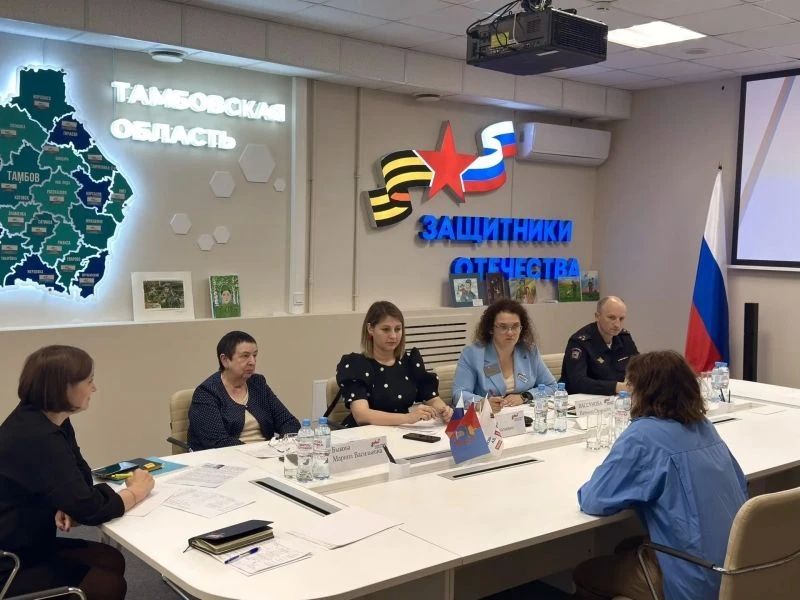 В Тамбове лицеисты изготовили светоотражающие брелоки для безопасности на дорогах В Тамбове лицеисты изготовили светоотражающие брелоки для безопасности на дорогах