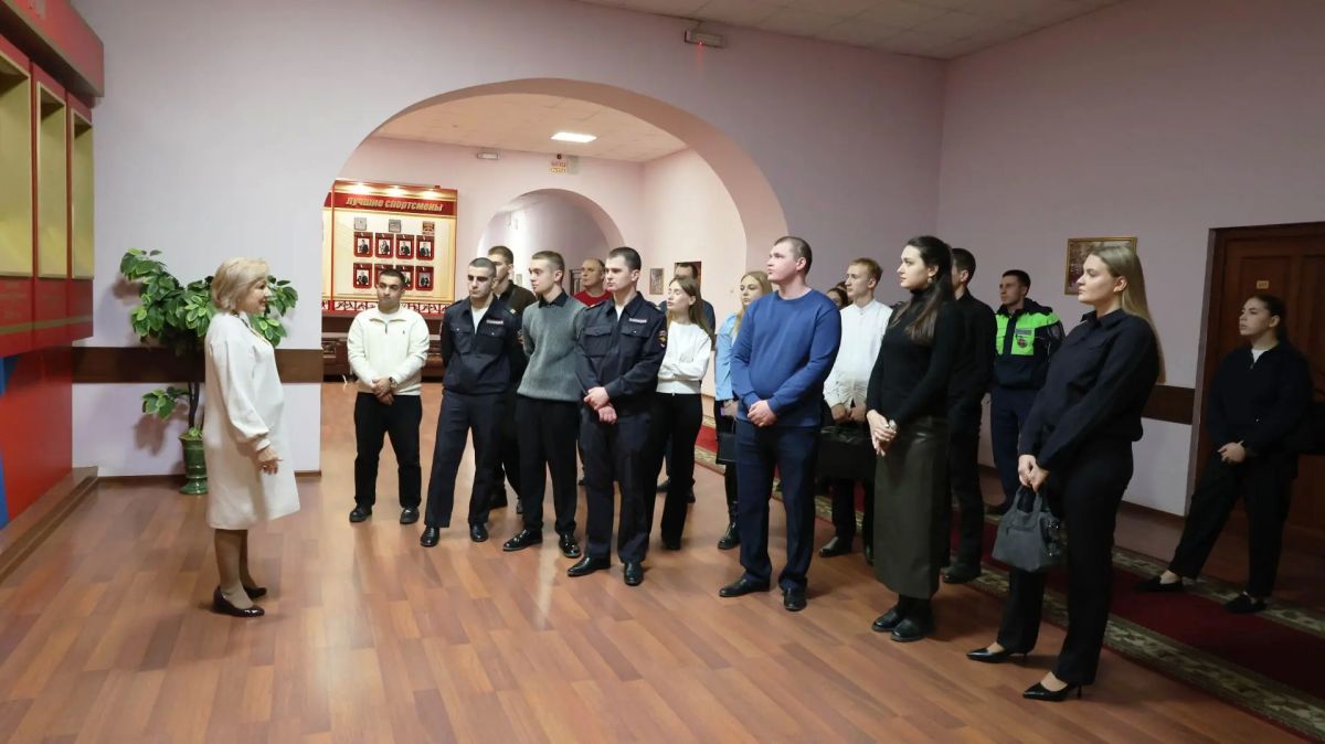 В УМВД области проведен Урок Мужества для молодых сотрудников В УМВД области проведен Урок Мужества для молодых сотрудников