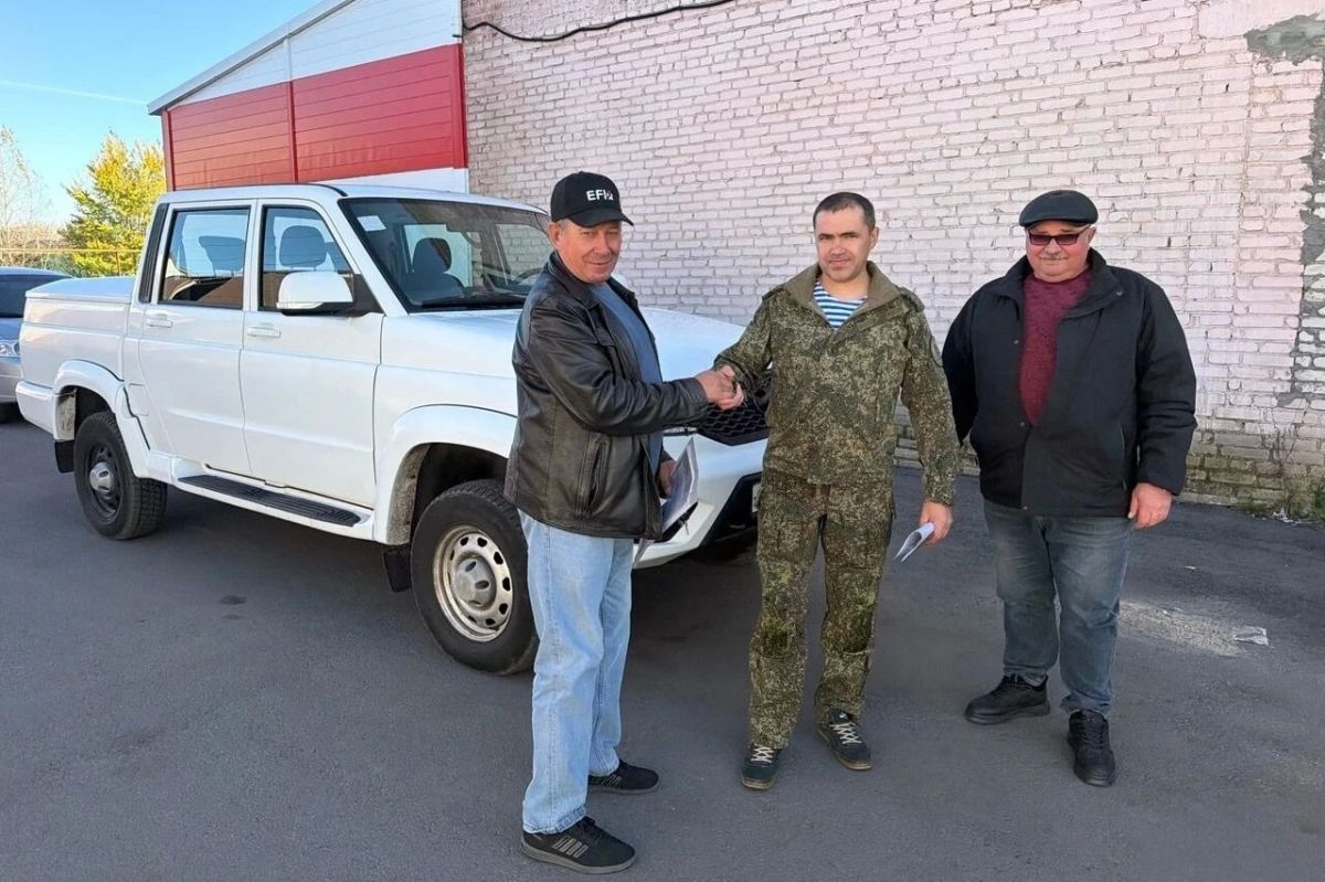 Депутат Тамбовской облдумы Юрий Федулов передал для бойцов СВО отечественный внедорожник УАЗ