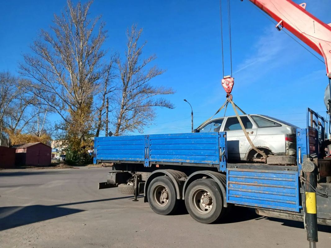 В Тамбове продолжают убирать брошенные автомобили