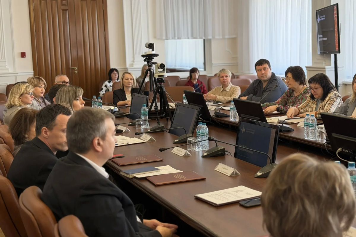 В правительстве Тамбовской области состоялось заседание областной трёхсторонней комиссии по регулированию социально-трудовых отношений В правительстве Тамбовской области состоялось заседание областной трёхсторонней комиссии по регулированию социально-трудовых отношений