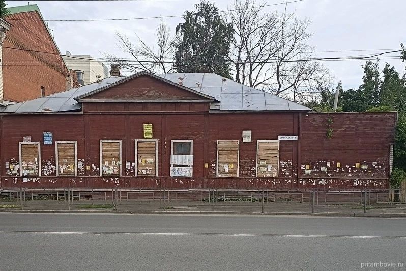В Тамбове Михайловские казармы продадут за рубль В Тамбове Михайловские казармы продадут за рубль