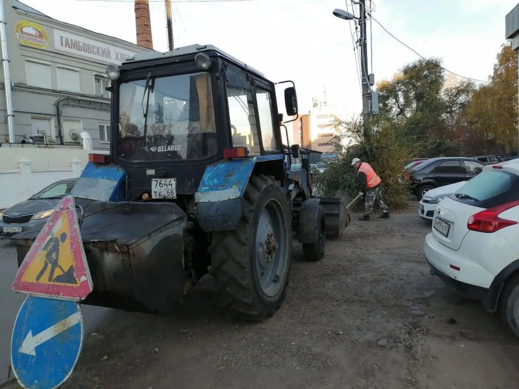С начала октября с территорий Тамбова вывезено порядка 75 КамАЗов смёта С начала октября с территорий Тамбова вывезено порядка 75 КамАЗов смёта