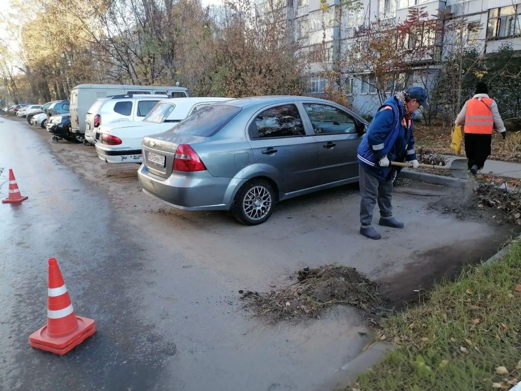 С начала октября с территорий Тамбова вывезено порядка 75 КамАЗов смёта С начала октября с территорий Тамбова вывезено порядка 75 КамАЗов смёта