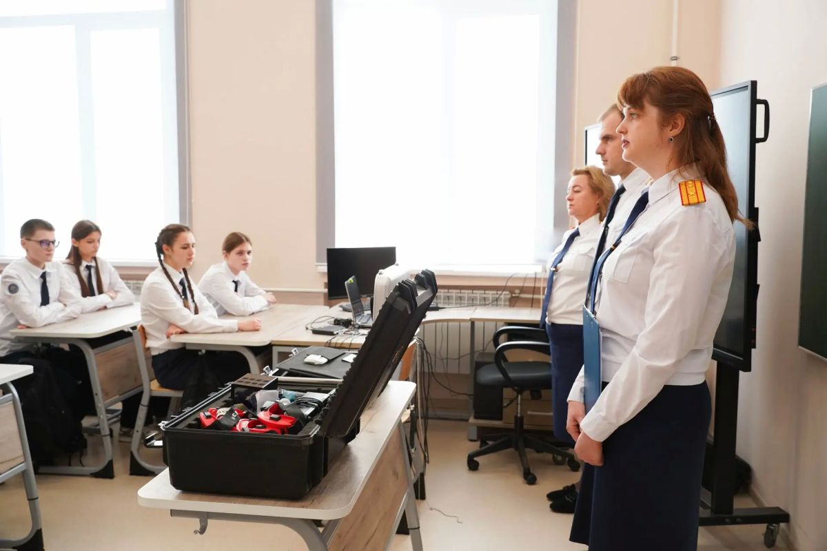 В кадетских классах Следственного комитета обучаются более 250 школьников В кадетских классах Следственного комитета обучаются более 250 школьников