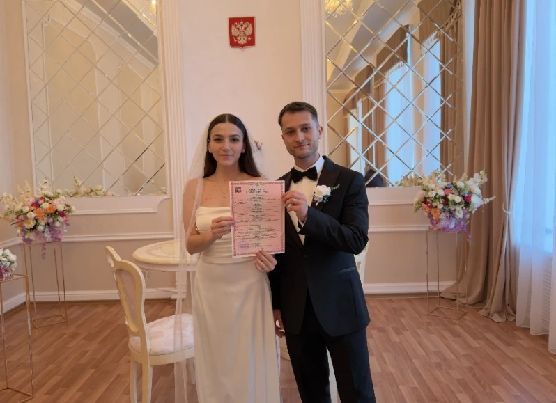 В ЗАГСе Знаменского округа расписали местную жительницу с гражданином Англии